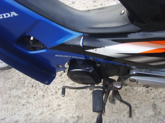 นายหมูแปลงยาวขาย  Honda  wave  100  เครื่องดีสีสวยขายราคา  15000