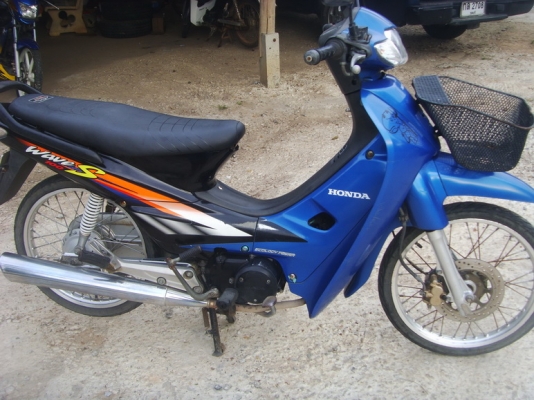 นายหมูแปลงยาวขาย  Honda  wave  100  เครื่องดีสีสวยขายราคา  15000