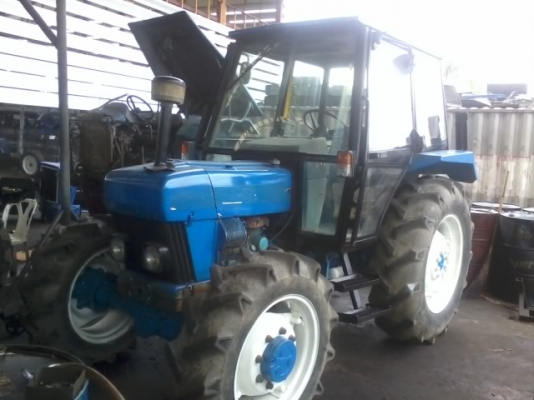 ขายรถไถFORD3930/3สูบ 4WD 60แรง