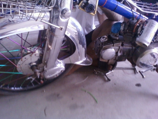 ต้องการขายรถมอไซด์โบราณ  ฮ้อนด้า ซี 70