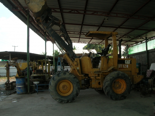 ขายรถตักล้อยาง CAT  IT12B
