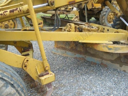 รถเกรด ยี่ห้อ MITSUI รุ่น HA46F