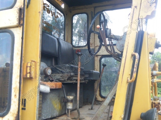 รถเกรด ยี่ห้อ MITSUI รุ่น HA46F