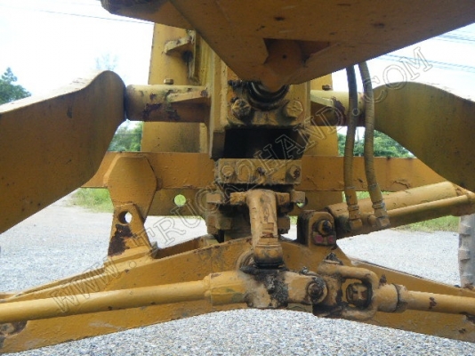 รถเกรด ยี่ห้อ MITSUI รุ่น HA46F