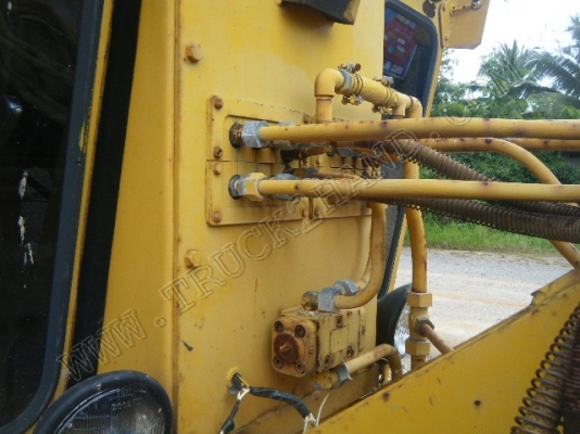 รถเกรด ยี่ห้อ MITSUI รุ่น HA46F