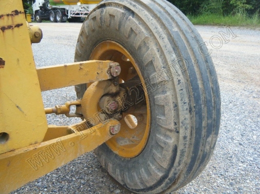 รถเกรด ยี่ห้อ MITSUI รุ่น HA46F