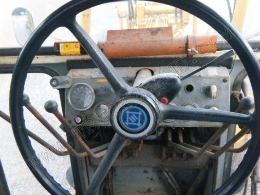 รถเกรด ยี่ห้อ MITSUI รุ่น HA46F