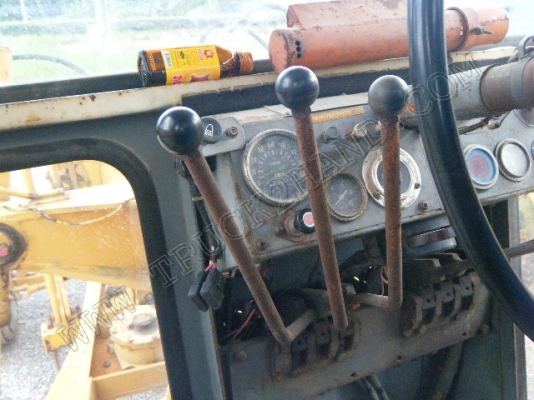 รถเกรด ยี่ห้อ MITSUI รุ่น HA46F