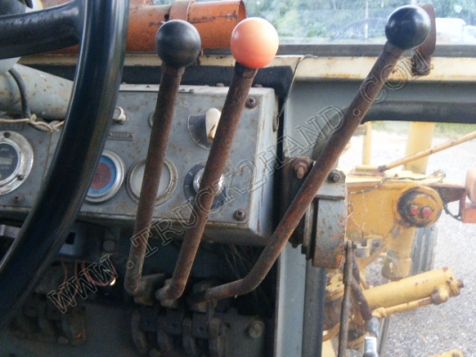 รถเกรด ยี่ห้อ MITSUI รุ่น HA46F