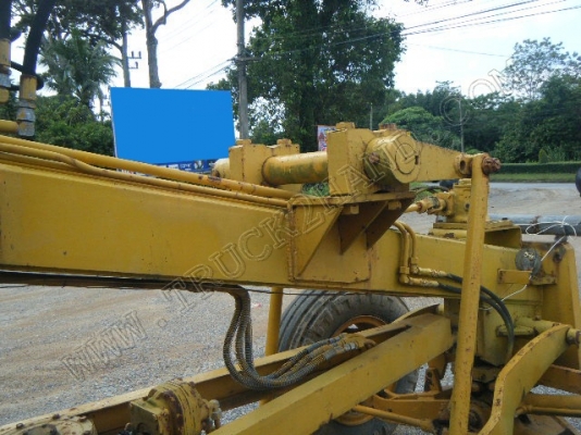 รถเกรด ยี่ห้อ MITSUI รุ่น HA46F