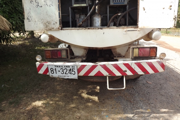 ขายด่วนรถน้ำมัน  6000 ลิตร มีมิตรเตอร์ 2 หัวจ่าย โหลดล่าง สภาพดีมาก