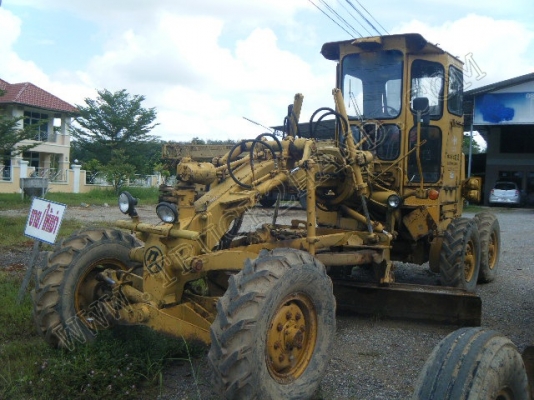 รถเกรด ยี่ห้อ KOMATSU รุ่น GD313H