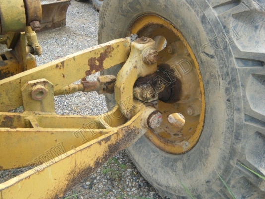 รถเกรด ยี่ห้อ KOMATSU รุ่น GD313H