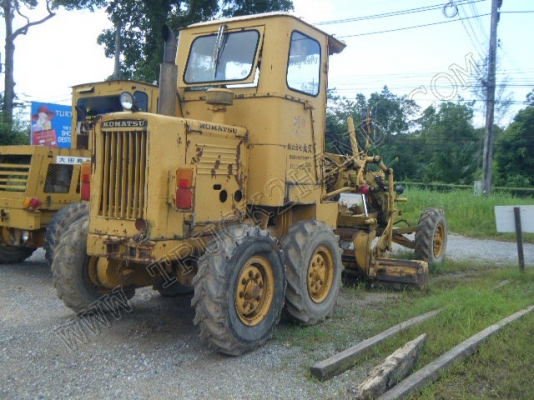 รถเกรด ยี่ห้อ KOMATSU รุ่น GD313H