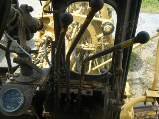 รถเกรด ยี่ห้อ KOMATSU รุ่น GD313H