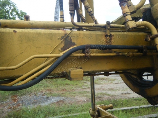 รถเกรด ยี่ห้อ KOMATSU รุ่น GD313H