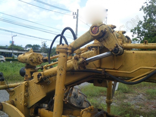 รถเกรด ยี่ห้อ KOMATSU รุ่น GD313H