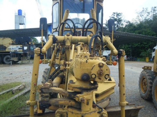 รถเกรด ยี่ห้อ KOMATSU รุ่น GD313H