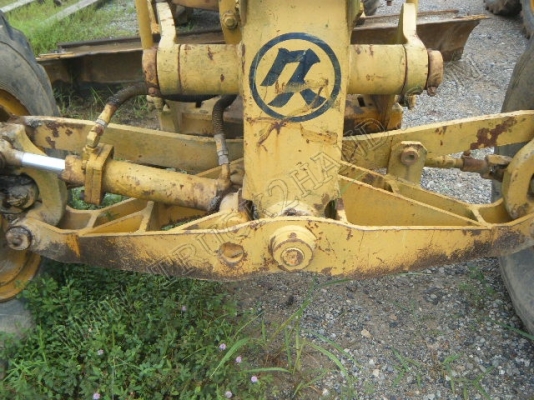 รถเกรด ยี่ห้อ KOMATSU รุ่น GD313H