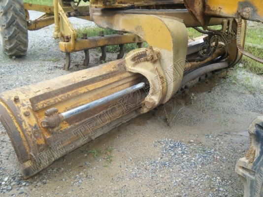 รถเกรด ยี่ห้อ KOMATSU รุ่น GD313H