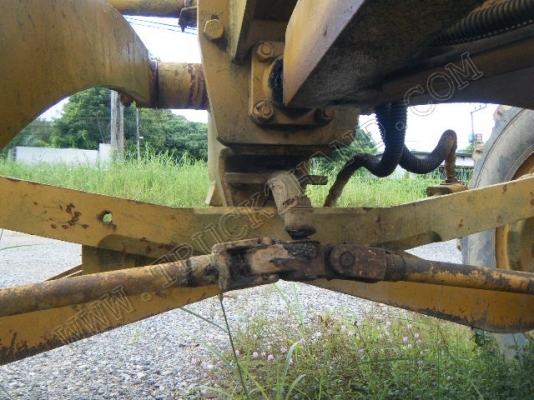 รถเกรด ยี่ห้อ KOMATSU รุ่น GD313H