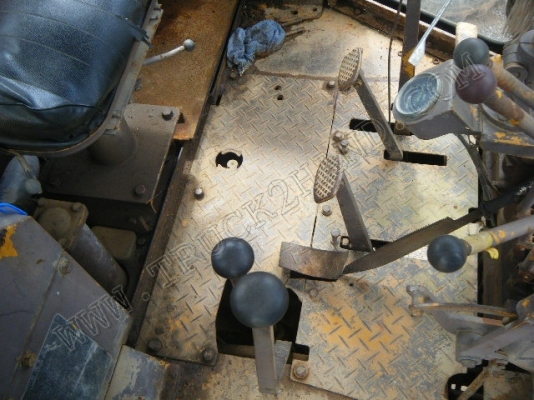 รถเกรด ยี่ห้อ KOMATSU รุ่น GD313H