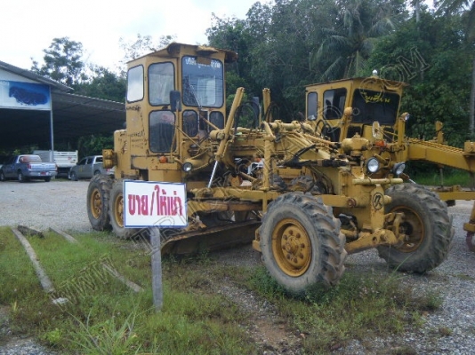 รถเกรด ยี่ห้อ KOMATSU รุ่น GD313H