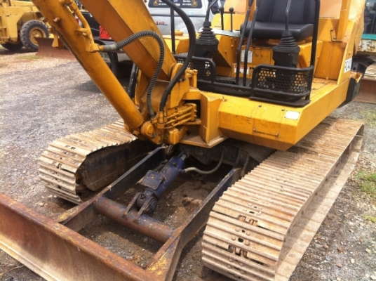 ขายรถแบ็คโฮ KOMATSU PC 40-6 ชม VDO การทำงานได้ครับ นำเข้าจากญี่ปุ่นโดยตรง สภาพพร้อมใช้งาน สนใจติดต่อ 089-8368497