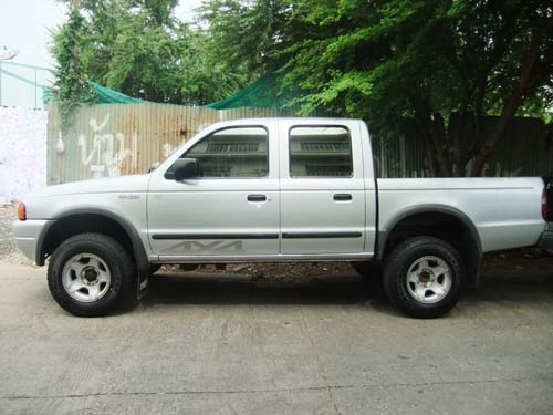 FORD RANGER 2.5 XLT TURBO 4WD 4ประตู ตัวท๊อป แอร์แบคคู่ เอบีเอสน ปี 2001