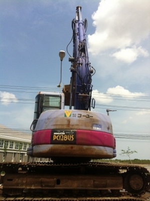ขายแบ็คโฮ KOMATSU PC 128US นำเข้าจากญี่ปุ่น (เคร์่องปั้มเทียบรุ่น6)สภาพสวย พร้อมใช้งาน