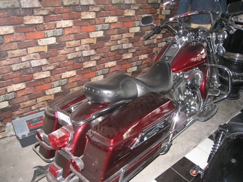 ขาย Harley Davidson รุ่น Roadking(100ปี) ปี 2002 สนใจติดต่อ 081-144-0061 (คุณเอส)