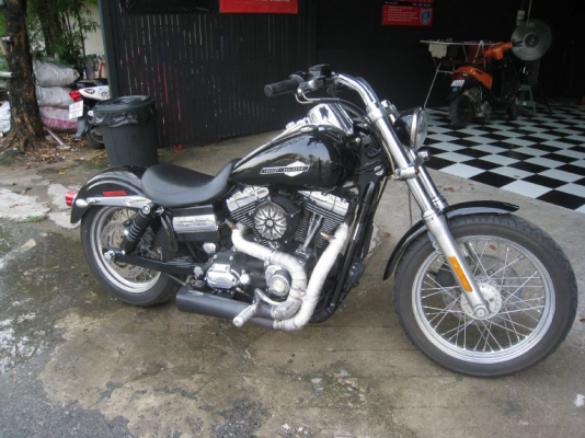 ขาย Harley Davidson รุ่น Dyna ปี2007 สนใจติดต่อ 081-144-0061 (คุณเอส)