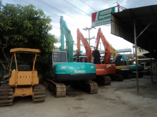รับจ้าง เคาะ ปะผุ  ทำสี รถแบ็คโฮ  รถแทรคเตอร์  ทุกยี่ห้อ   ราคาเป็นกันเอง
