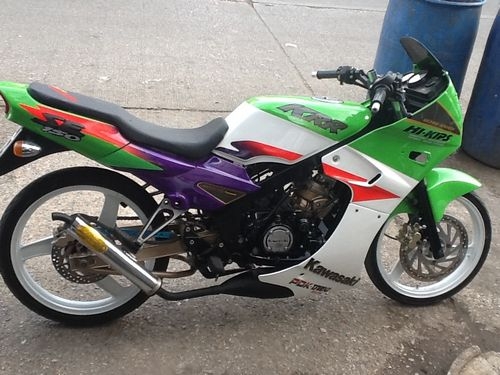 KR150SEเสื้อทองอาร์มกลับชุดสีครบสภาพสวยกริ้บเครื่องดีพร้อมใช้งาน0861030887