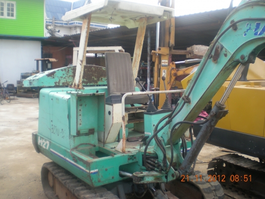 ต้องการขายรถแบคโฮ Nisan Hanix H 27 คอนโทรนน้ำมัน พร้อมลายหัวเจาะ