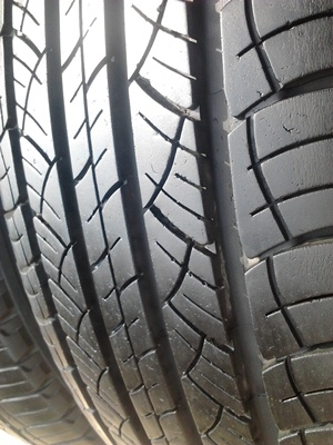 ขายยาง205/70/15 ปี 3909 MICHERLIN LATITDE 1 คู่   ราคา :  2,400.00  บาท