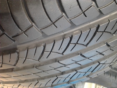 ขายยาง205/70/15 ปี 3909 MICHERLIN LATITDE 1 คู่   ราคา :  2,400.00  บาท