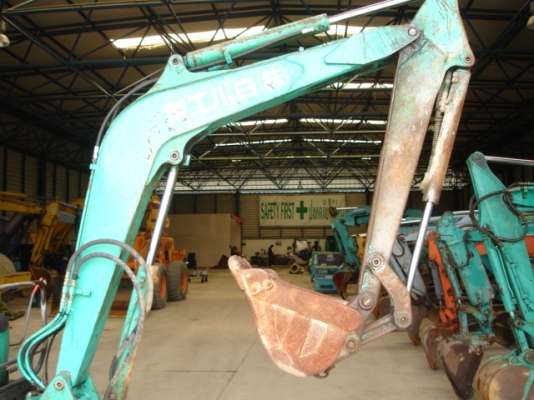 Komatsu PC27R-8 นำเข้าจากญี่ปุ่น สภาพดี ราคาไม่แพงครับ