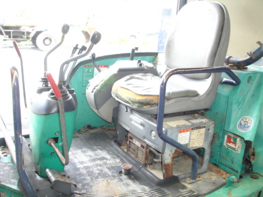 Komatsu PC27R-8 นำเข้าจากญี่ปุ่น สภาพดี ราคาไม่แพงครับ