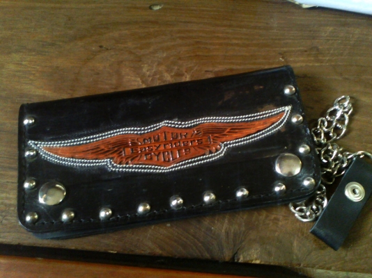 ขายกระเป๋าสตางค์หนัง แนวช็อปเปอร์