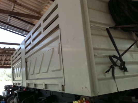 ขายห่างพ่วง สามมิต   2 เพลา  ปี 49  สนใจติดต่อ 081-6079515