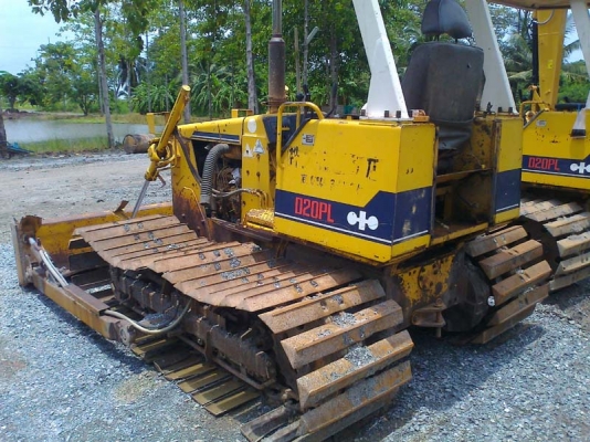 Komatsu D20-6 ขาตรงแรงดีมาก สภาพไม่มีเยิ้มพร้อมลงงานได้เลย Komatsu D20-6 ขาตรงแรงดีมาก สภาพไม่มีเยิ้มพร้อมลงงานได้เลย