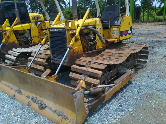 Komatsu D20-6 ขาตรงแรงดีมาก สภาพไม่มีเยิ้มพร้อมลงงานได้เลย Komatsu D20-6 ขาตรงแรงดีมาก สภาพไม่มีเยิ้มพร้อมลงงานได้เลย