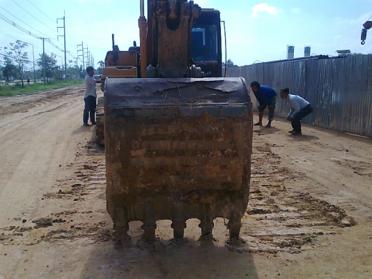 ขายด่วน!..รถแบคโฮ CAT 320 B สวยแน่น แรงขุดดี มีทะเบียน พร้อมแล้ว สำหรับการลุยงาน.