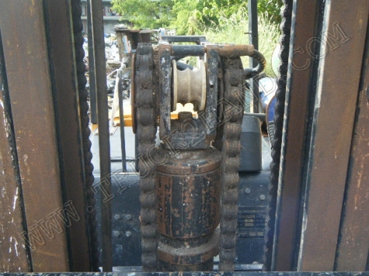 รถฟอร์คลิฟต์ ยี่ห้อ TOYOTA รุ่น FD25(ขายรวม 2 คัน)