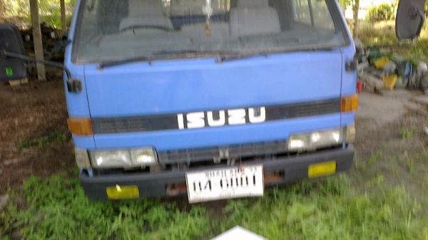 Isuzu NKR55E-7102861 บรรทุกของเหลว 88 แรง 4 สูบ ปี 37 วิ่งได้เลย