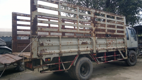 ขายรถ 6 ล้อ กระบะคอกเกษตรไม่ดั้ม HINO FE-173 วางหัวสิงไฮเท็ก รถพร้อมใช้ สนใจรีบจองด่วน