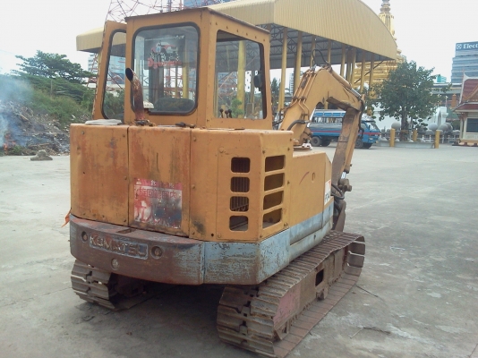 ขายรถแบคโฮKOMATSU PC40 รุ่น1 โทร 084-055-7743 ขายรถแบคโฮKOMATSU PC40 รุ่น1 โทร 084-055-7743