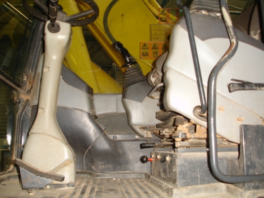 Komatsu PW200-7K นำเข้าจากอังกฤษ สภาพสวยมาก ราคาไม่แพงครับ