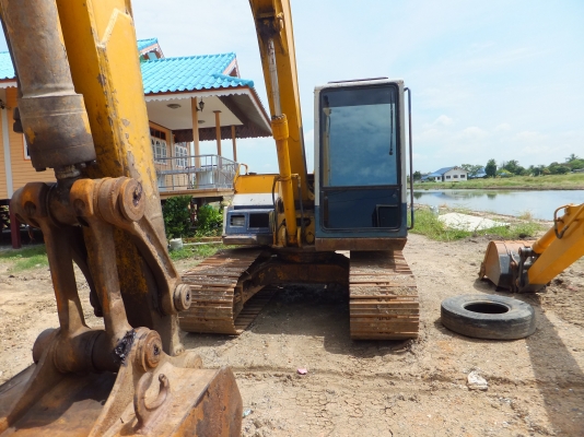 KOMATSU PC60-6 บูมยาว9เมตร ไฟฟ้าตัดเอวนิดหน่อยช่วงล่างเต็ม KOMATSU PC60-6 บูมยาว9เมตร ไฟฟ้าตัดเอวนิดหน่อยช่วงล่างเต็ม